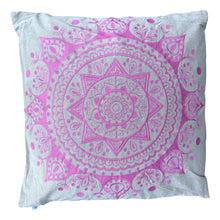  [[Pink cotton mandala embroidered cushion with wool pompom///Coussin mandala en coton rose brodé avec pompon en laine]]