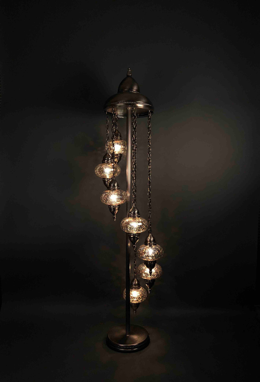  Floor Lamps // Lampes sur pied