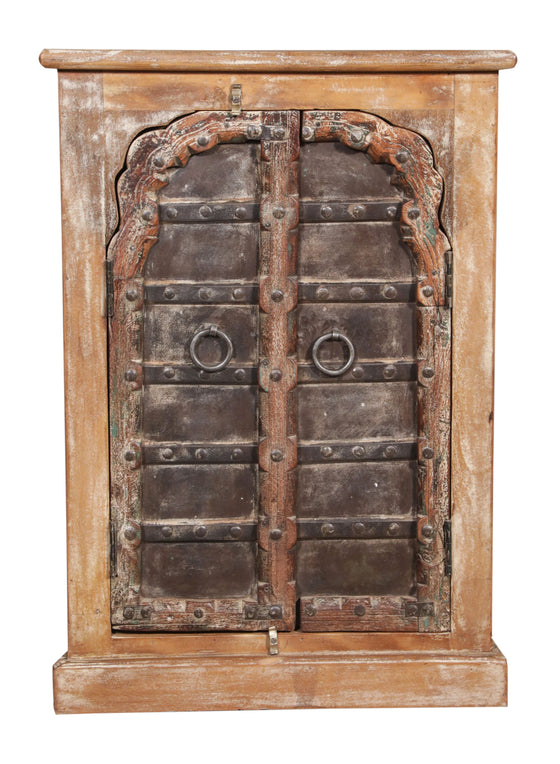 [[Vintage teak wood cabinet with brass decorations///Armoire vintage en bois de teck avec décorations en laiton]]