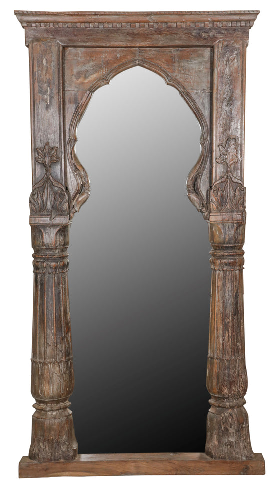 [[Antique Indian door frame with a mirror///Cadre de porte indien ancien avec miroir]]