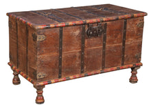  [[Vintage teak wood chest///Coffre vintage en bois de teck]]