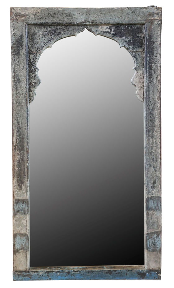 [[Antique Indian door frame with a mirror///Cadre de porte indien ancien avec miroir]]