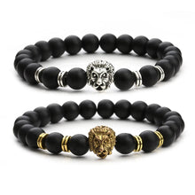  [[Black Onyx bracelet with a lion charm///Bracelet en onyx noir avec une breloque en forme de lion]]