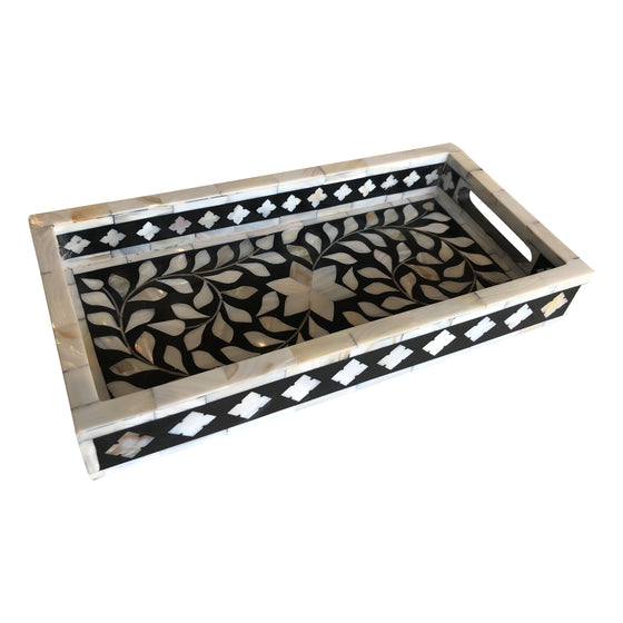 [[Small mother of pearl inlay tray//Petit plateau en nacre]]