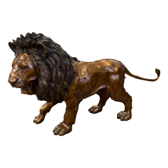 [[Live size brass lion///Lion en laiton grandeur nature]]