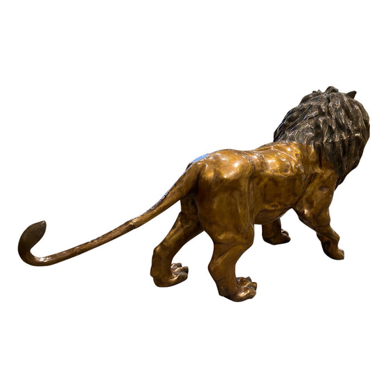 [[Live size brass lion///Lion en laiton grandeur nature]]