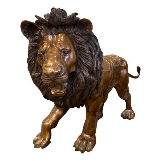 [[Live size brass lion///Lion en laiton grandeur nature]]