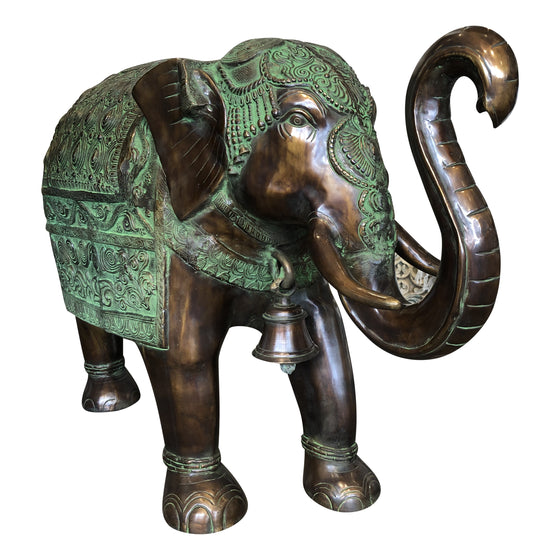 [[Large baby elephant with green patina///Grand bébé éléphant avec une patine verte]]