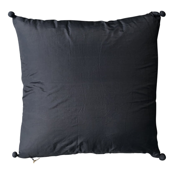 [[Plain silk cushion with pompoms///Coussin en soie unie avec pompons]]]