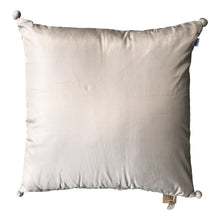  [[Plain silk cushion with pompoms///Coussin en soie unie avec pompons]]