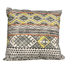  [[Hand block printed cushion with embroidery///Coussin imprimé à la main avec broderie]]