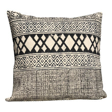  [[Hand block printed cushion///Coussin imprimé à la main]]