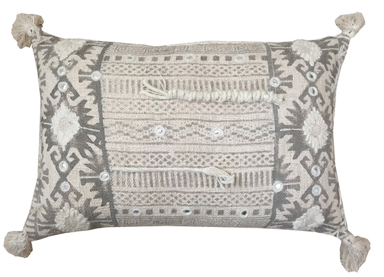 [[Hand block printed cushion with wool embroidery and pompoms///Coussin imprimé à la main avec broderie de laine et pompons]]