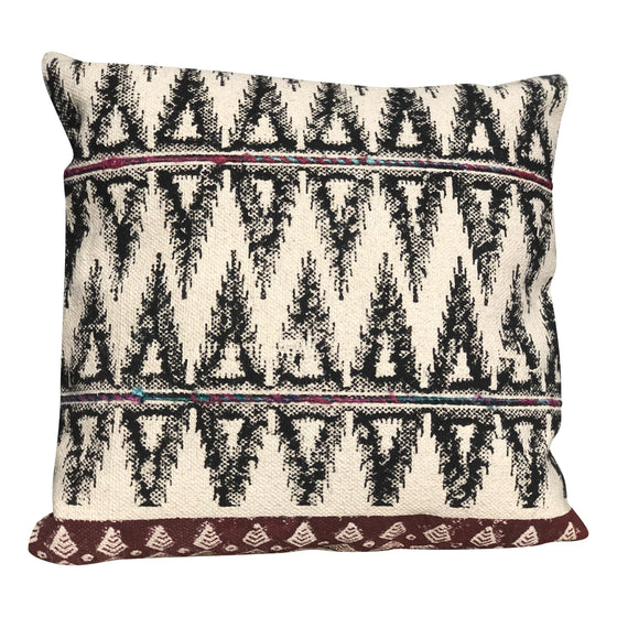 [[Hand block printed cushion with embroidery///Coussin imprimé à la main avec broderie]]