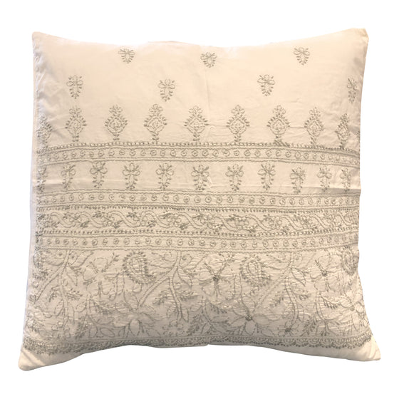 [[Hand embroidered cotton cushion///Coussin en coton brodé à la main]]