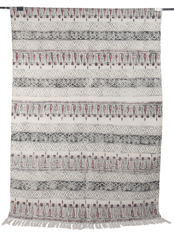 [[Hand block printed rug and throw blanket///Tapis imprimé à la main en bloc et couverture]]
