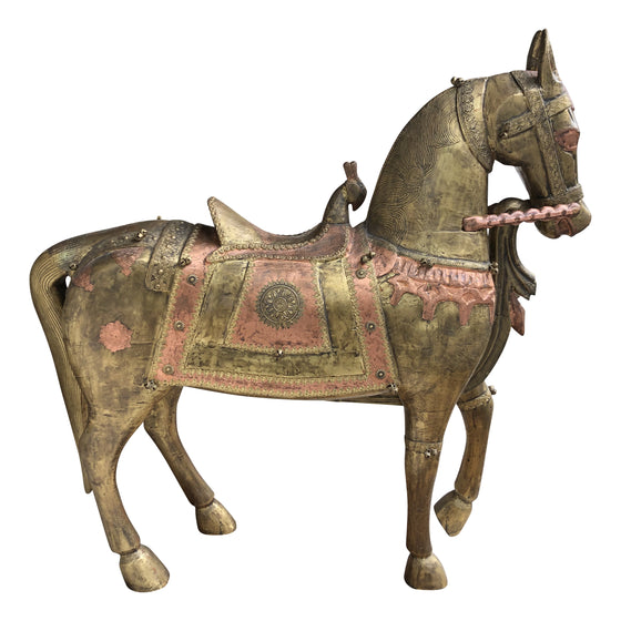 [[Teak and brass horse sculpture///Sculpture de cheval en bois de teck et laiton]]