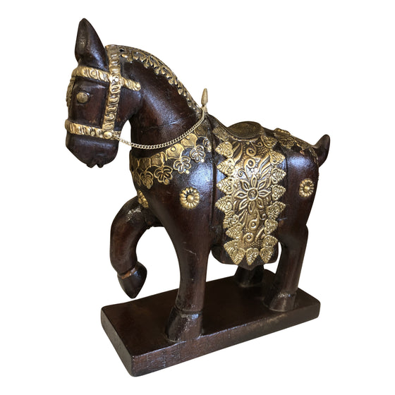[[9" - 11" horse sculpture decorated with brass accents///Sculpture de cheval de 9'' - 11'' décorée d'accents en laiton]]