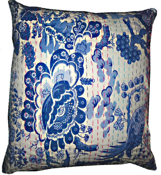 Large Kantha Cotton Cushion//Grand Coussin en Coton Kantha
