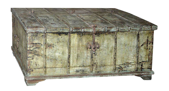 Palace life: Old Indian chest // Palace life: Ancien Coffret Indien