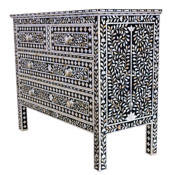 [[Black mother of pearl dresser///Commode en nacre noire]]