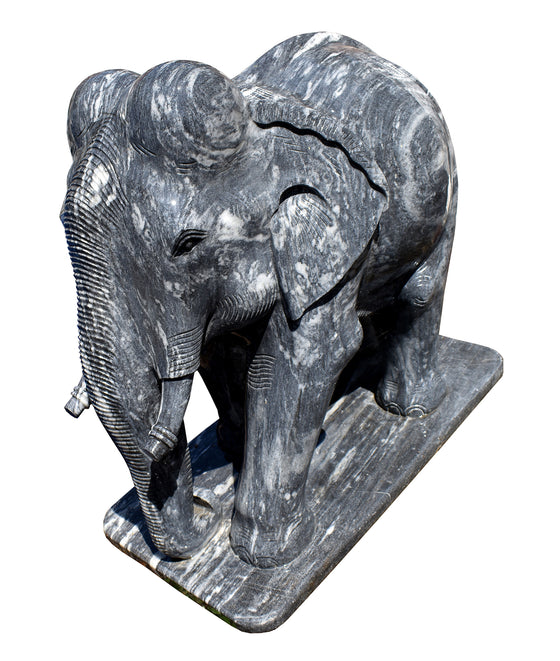 Black Marble Elephant//Éléphant en Marbre Noir