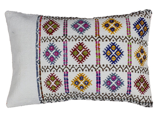 [[Turkish kilim cushion 16" x 24"///Coussins kilim turques : 16" x 24"]]