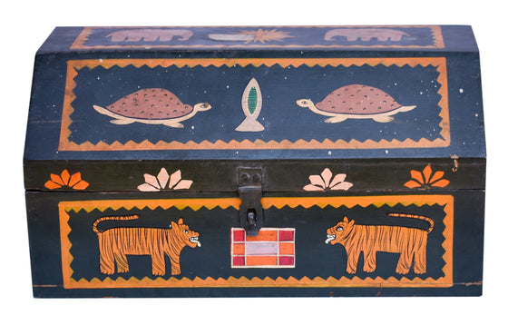 Maharani: hand painted box//Maharani: boîte peinte à la main