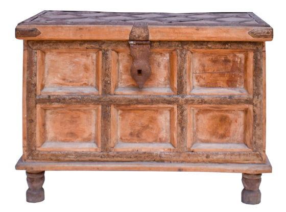 Wooden vintage box//Boîte vintage en bois