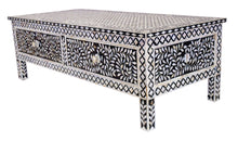  [[Black mother of pearl coffee table///Table basse en nacre noire]]