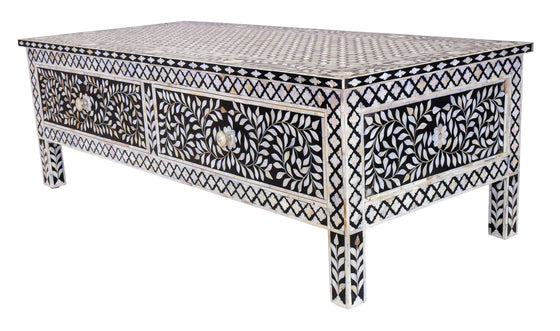 [[Black mother of pearl coffee table///Table basse en nacre noire]]