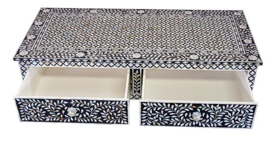 [[Black mother of pearl coffee table///Table basse en nacre noire]]