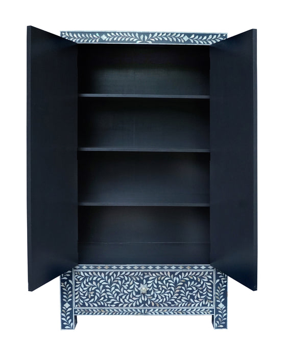 [[Black mother of pearl cabinet///Cabinet en nacre noir]]
