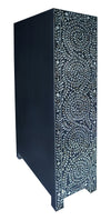 [[Black mother of pearl cabinet///Cabinet en nacre noir]]