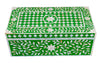 Green mother of pearl box//Boîte en nacre verte