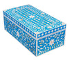 Turquoise mother of pearl box//Boîte en nacre turquoise