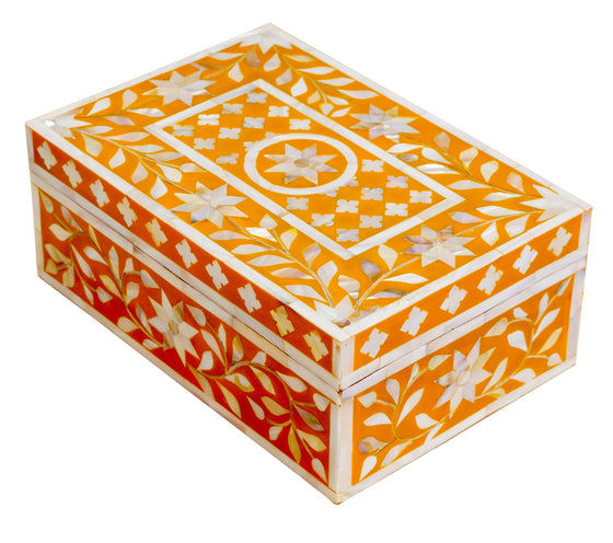 Orange mother of pearl box//Boîte en nacre orange