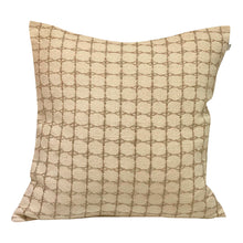  [[Square cushion: "net"///Coussin carré : "net"]]