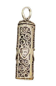  [[Sterling silver mezuzah pendant///Pendentif mezouzah en argent sterling]]