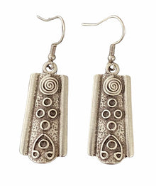  [[Silver plated earring///Boucle d'oreille en plaqué argent]]
