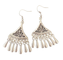 [[Silver plated earring///Boucle d'oreille en plaqué argent]]