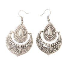  [[Silver plated earring///Boucle d'oreille en plaqué argent]]