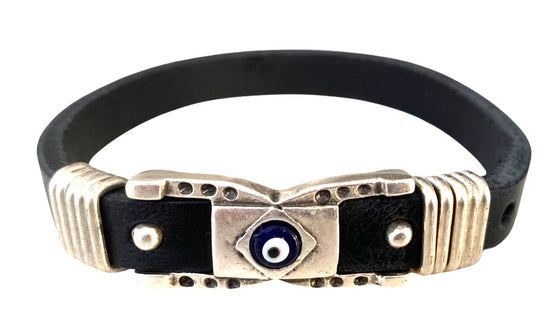 [[Black leather bracelet with a silver plated evil eye symbol///Bracelet en cuir noir avec un symbole du mauvais œil en métal argenté]]
