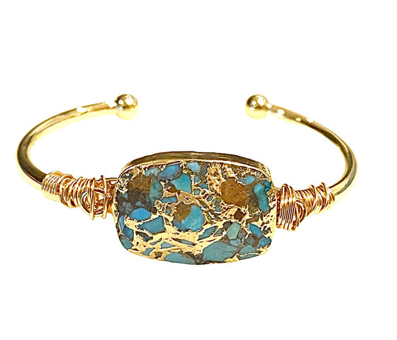 [[Turquoise stone and brass bracelet///Bracelet en pierre turquoise et laiton]]