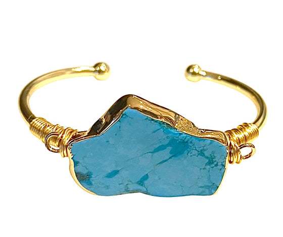 [[Turquoise stone and brass bracelet///Bracelet en pierre turquoise et laiton]]