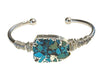 [[Turquoise stone and brass bracelet///Bracelet en pierre turquoise et laiton]]