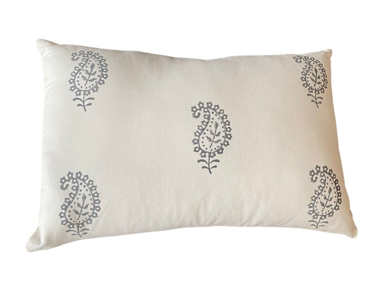 [[Paisley : Hand block printed cushion///Paisley : Coussin imprimé à la main]]