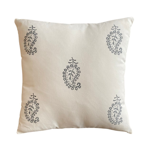 [[Paisley : Hand block printed cushion///Paisley : Coussin imprimé à la main]]