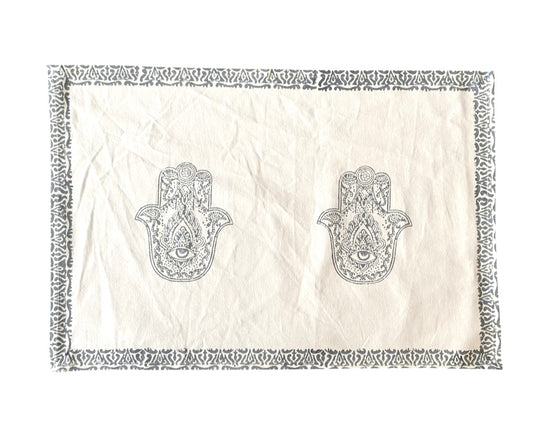 [[Hamsa : Set of 4 table mats///Hamsa : Ensemble de 4 sets de table]]