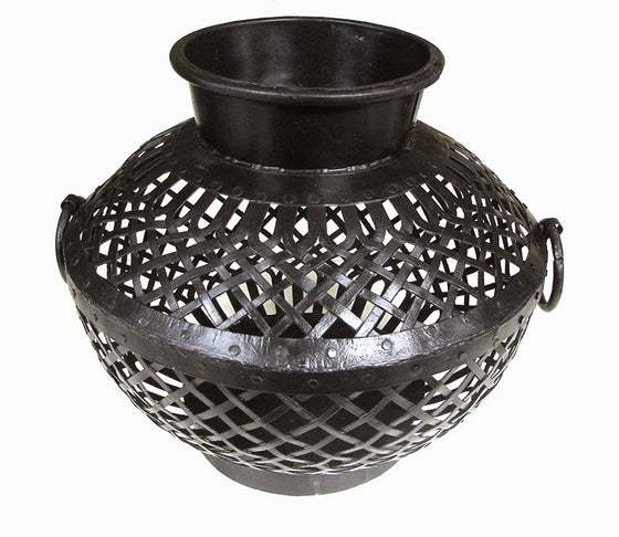 Metal Pot//Pot en Métal
